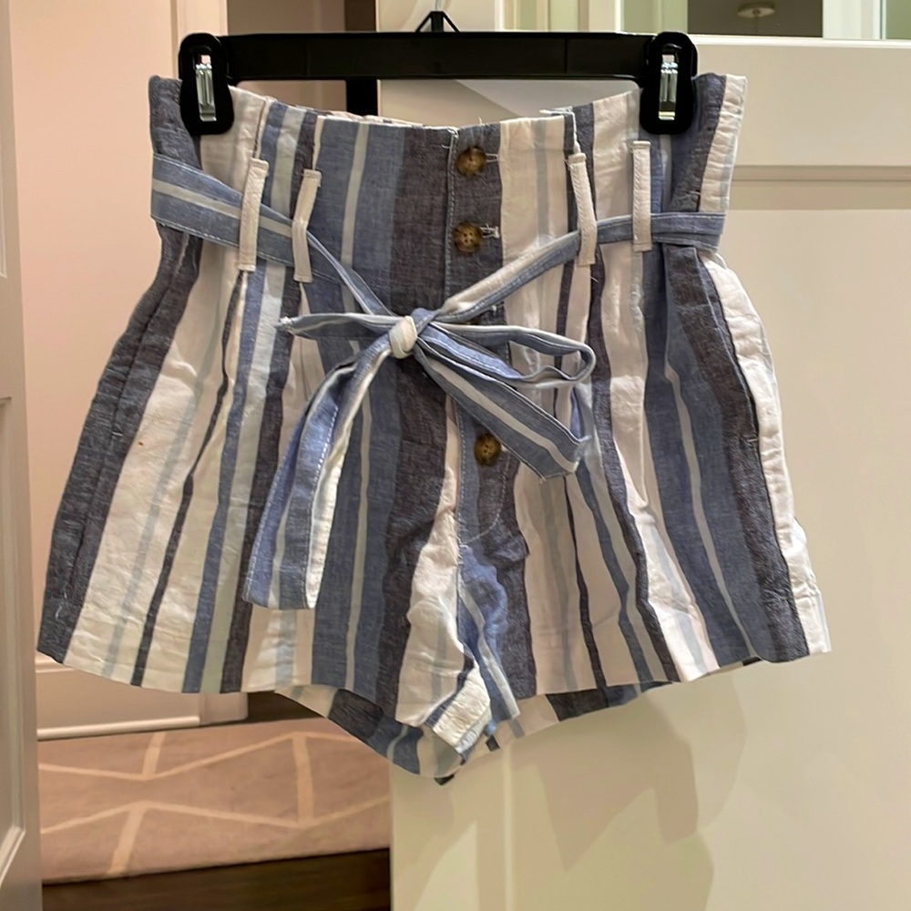 Cute boat shorts!